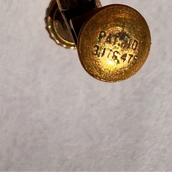 Carved pronged Vintage  Rose clip on earrings  Cream ivory Gold Floral Earrings - Picture 4 of 9